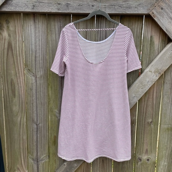 GILLI CUT OUT BACK STRIPED HALF SLEEVE TUNIC DRESS - Picture 6 of 6